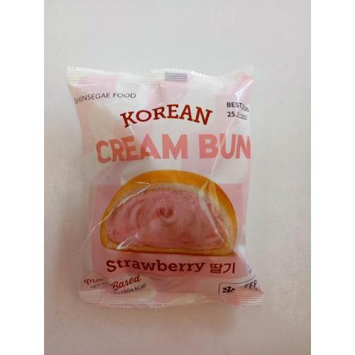 Korean 草莓夹心包 100克